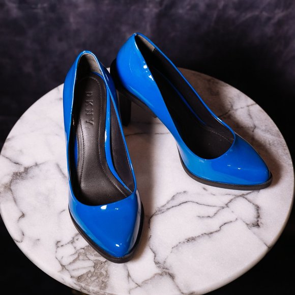 DKNY blue, leather Prim Pointy Pump with rubber heel - Picture 1 of 8
